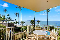 Kamaole Nalu 3rd Floor  - Outdoor dining