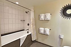 Beach Villas at Ko Olina O-421 - Bathroom
