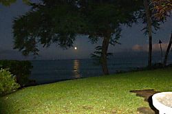 Kuleana 708 - Why sleep if you can watch the moon sink into the water?