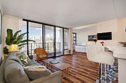 1806-1 at the Waikiki Banyan