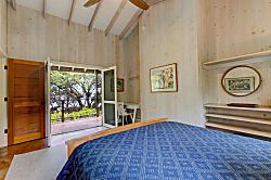 LalamiIo Beach House 