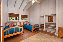 LalamiIo Beach House 