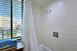 Diamond Head Beach Hotel 1002