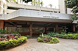 Waikiki Banyan 1608-I