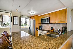 Diamond Head Beach Hotel 701