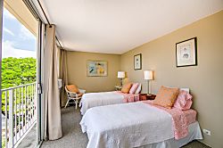 Diamond Head Beach Hotel 701