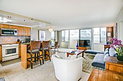 Diamond Head Beach Hotel 701