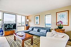 Diamond Head Beach Hotel 701