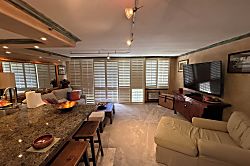 The Gold Coast of Waikiki - Living Room
