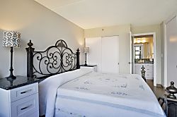 Waikiki Banyan Condo