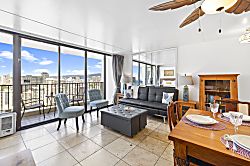 Deluxe Ocean View 3204 Waikiki