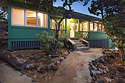 Lalamilo Beach Bungalow