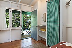 Lalamilo Beach Bungalow