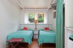 Lalamilo Beach Bungalow