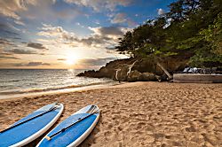 Lalamilo Beach Bungalow