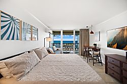 Islander on the Beach #348