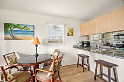 Plantation Hale Suites J16 