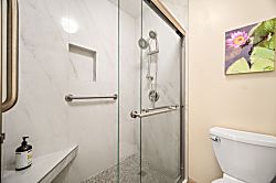 Plantation Hale Suites J16 