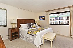 Waikiki Beach Tower #1804