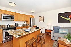 Waikiki Banyan #2002-T1