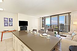 Waikiki Banyan #2608-T2