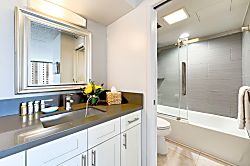 Waikiki Banyan #2608-T2