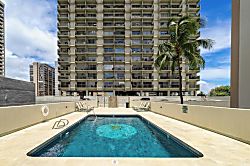 Waikiki Park Heights #1503 - Pool
