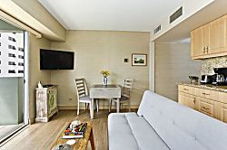 Waikiki Park Heights #1503