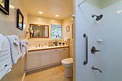 Niuiki Oceanfront Retreat