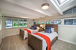 Niuiki Oceanfront Retreat