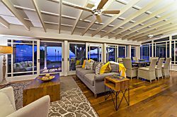 Niuiki Oceanfront Retreat