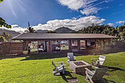 Hale Maluhia at Hanalei Bay Beachfront Cottage