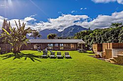 Hale Maluhia at Hanalei Bay Beachfront Cottage