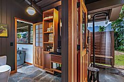 Hale Maluhia at Hanalei Bay Beachfront Cottage