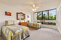 Surf & Racquet 7-103