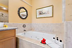 Mauna Lani Fairways 1104