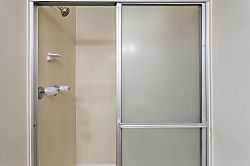 Kona Surf & Racquet Club 3-202