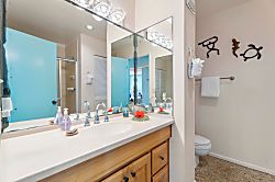 Kona Surf & Racquet Club 3-202