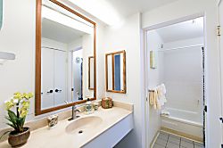 Kapaa Shore Resort #305