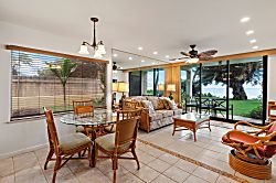 Kihei Beach 110 - Living area