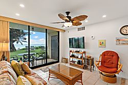 Kihei Beach 110 - Living area