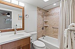 Kihei Beach 110 - Bathroom