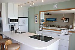 Kamaole Nalu 605 - Private kitchen