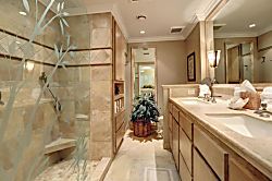 Makena Surf G-204 - Bathroom