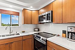 Kihei Beach Condo #510 - Private kitchen