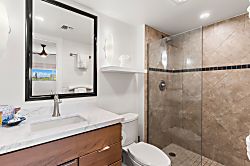 Kihei Beach Condo #510 - Bathroom