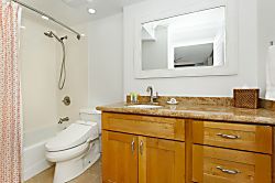 Waikiki Banyan #2003-T2