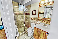 Kealia Resort 304 - Bathroom