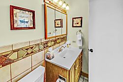 Kealia Resort 304 - Bathroom