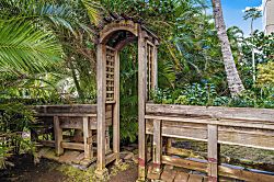 Kamaole Nalu 102 - Property grounds